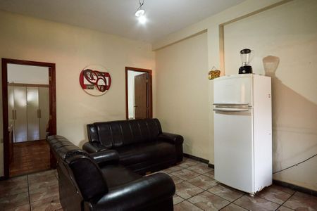 Casa à venda com 360m², 3 quartos e 4 vagas Casa à venda com 360m², 3 quartos e 4 vagasSala