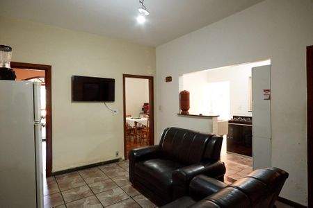 Casa à venda com 360m², 3 quartos e 4 vagas Casa à venda com 360m², 3 quartos e 4 vagasSala