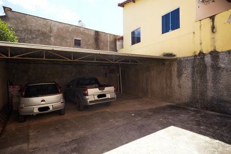 Casa à venda com 360m², 3 quartos e 4 vagas Casa à venda com 360m², 3 quartos e 4 vagasGaragem
