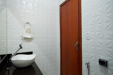 Casa à venda com 360m², 3 quartos e 4 vagas Casa à venda com 360m², 3 quartos e 4 vagasBanheiro do Quarto 2