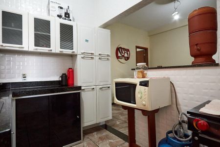 Casa à venda com 360m², 3 quartos e 4 vagas Casa à venda com 360m², 3 quartos e 4 vagasCozinha