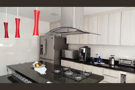 Casa à venda com 180m², 3 quartos e 2 vagasCozinha