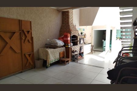 Casa à venda com 180m², 3 quartos e 2 vagasÁrea comum