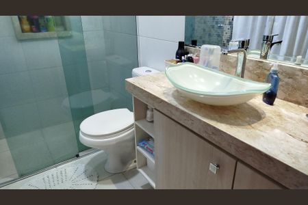 Casa à venda com 180m², 3 quartos e 2 vagasBanheiro 1 - suite