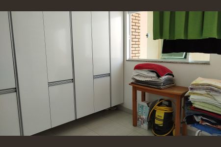 Casa à venda com 180m², 3 quartos e 2 vagasÁrea de Serviço