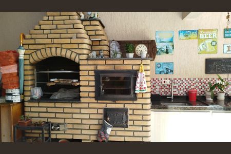 Casa à venda com 180m², 3 quartos e 2 vagasÁrea comum - churrasqueira