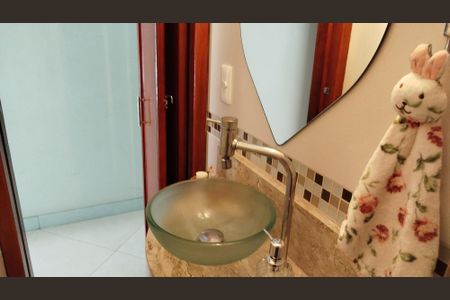 Casa à venda com 180m², 3 quartos e 2 vagasBanheiro 3 - lavabo