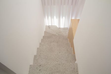 Apartamento à venda com 59m², 1 quarto e 1 vagaEscada