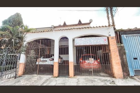 Casa à venda com 266m², 4 quartos e 3 vagasFachada