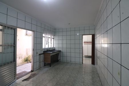 Casa para alugar com 171m², 3 quartos e 2 vagasCozinha 
