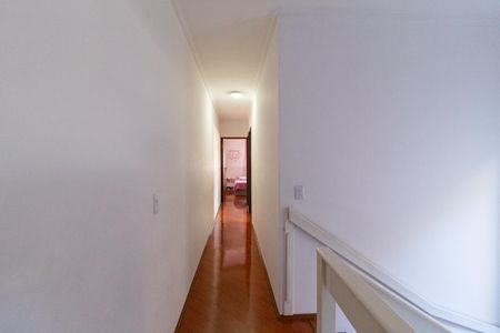 Casa à venda com 234m², 3 quartos e 3 vagasCorredor