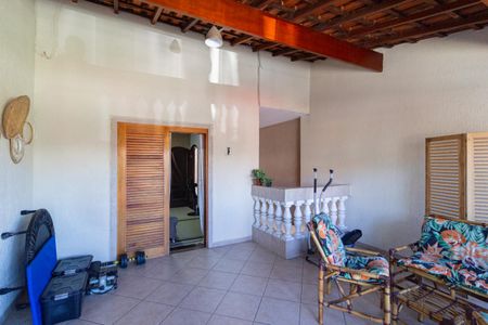 Casa à venda com 234m², 3 quartos e 3 vagasSacada