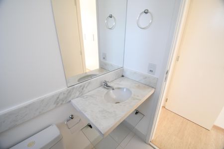 Apartamento para alugar com 67m², 2 quartos e 2 vagasBanheiro 1