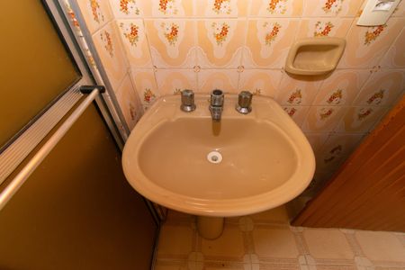 Casa à venda com 130m², 3 quartos e 2 vagasBanheiro