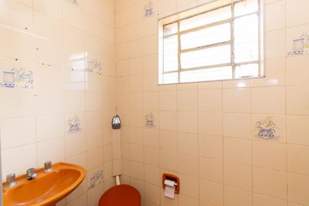 Casa à venda com 130m², 3 quartos e 2 vagasBanheiro de Serviço