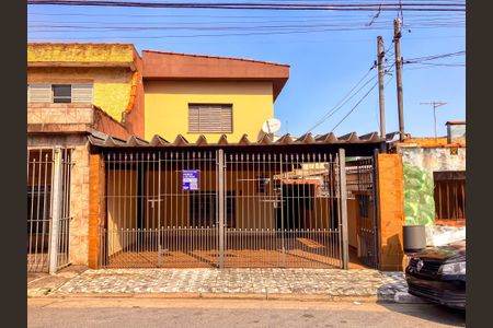 Casa à venda com 130m², 3 quartos e 2 vagasFachada