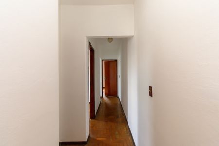 Casa à venda com 130m², 3 quartos e 2 vagasCorredor