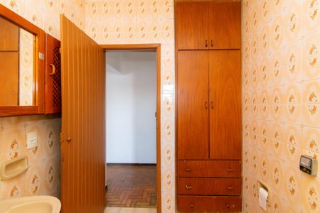 Casa à venda com 130m², 3 quartos e 2 vagasBanheiro