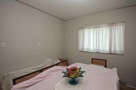 Casa à venda com 180m², 2 quartos e sem vagaQuarto