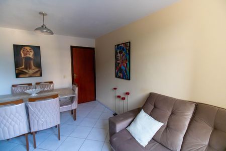 Apartamento para alugar com 70m², 2 quartos e sem vagaSala