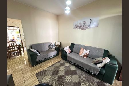 Casa à venda com 126m², 3 quartos e 1 vagaSala de estar