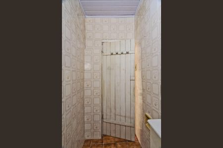 Casa à venda com 119m², 3 quartos e 3 vagas Casa à venda com 119m², 3 quartos e 3 vagasEdícula - banheiro