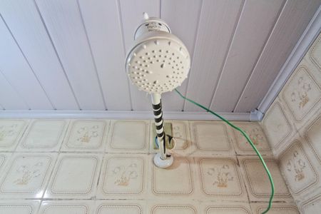 Casa à venda com 119m², 3 quartos e 3 vagas Casa à venda com 119m², 3 quartos e 3 vagasEdícula - banheiro