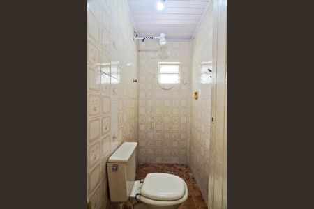 Casa à venda com 119m², 3 quartos e 3 vagas Casa à venda com 119m², 3 quartos e 3 vagasEdícula - banheiro