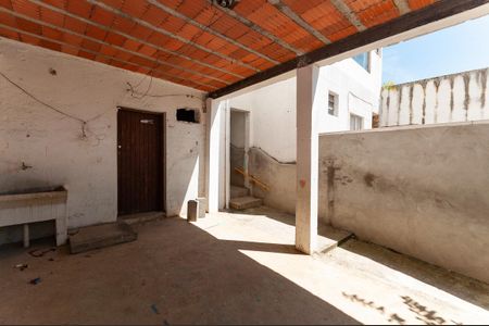 Casa à venda com 160m², 4 quartos e 1 vagaÁrea de Serviço 2