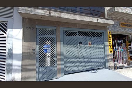Casa para alugar com 55m², 2 quartos e sem vagaFachada + Placa