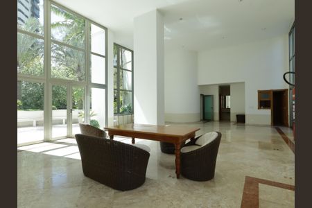 Apartamento à venda com 228m², 3 quartos e 6 vagasÁrea comum - Salão de festas