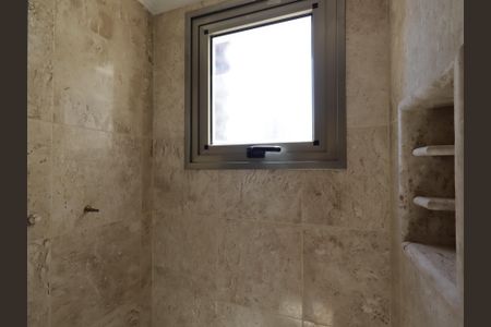 Apartamento à venda com 228m², 3 quartos e 6 vagasBanheiro da Suíte 2