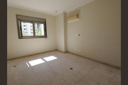 Apartamento à venda com 228m², 3 quartos e 6 vagasSuíte 2