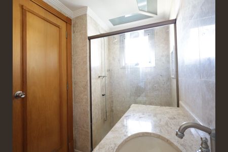 Apartamento à venda com 228m², 3 quartos e 6 vagasBanheiro da Suíte 1