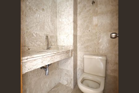 Apartamento à venda com 228m², 3 quartos e 6 vagasLavabo