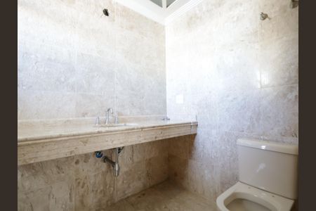 Apartamento à venda com 228m², 3 quartos e 6 vagasBanheiro da Suíte 1