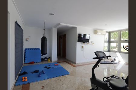 Apartamento à venda com 228m², 3 quartos e 6 vagasÁrea comum - Academia