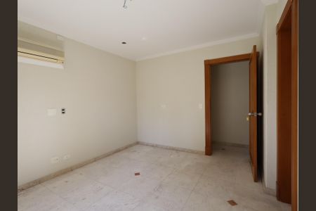 Apartamento à venda com 228m², 3 quartos e 6 vagasSuíte 2