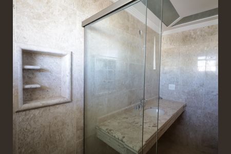 Apartamento à venda com 228m², 3 quartos e 6 vagasBanheiro da Suíte 1