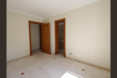 Apartamento à venda com 228m², 3 quartos e 6 vagasSuíte 2