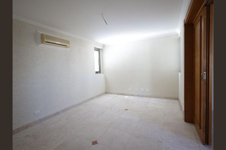 Apartamento à venda com 228m², 3 quartos e 6 vagasSala de TV