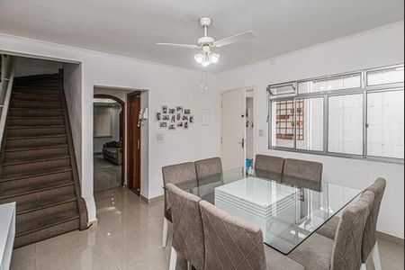 Casa à venda com 204m², 3 quartos e 2 vagasSala