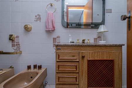 Casa à venda com 204m², 3 quartos e 2 vagasBanheiro Suíte 3