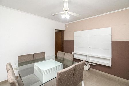 Casa à venda com 204m², 3 quartos e 2 vagasSala