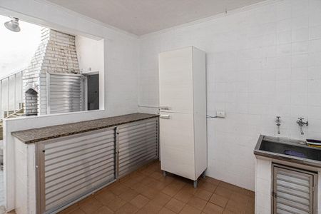 Casa à venda com 204m², 3 quartos e 2 vagasárea de serviço