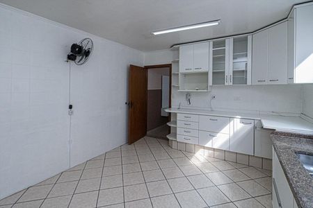 Casa à venda com 204m², 3 quartos e 2 vagascozinha