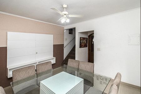 Casa à venda com 204m², 3 quartos e 2 vagasSala