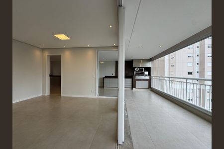 Apartamento à venda com 177m², 4 quartos e 3 vagasFoto 02