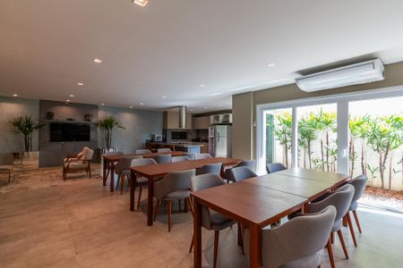 Apartamento à venda com 100m², 3 quartos e 2 vagas Apartamento à venda com 100m², 3 quartos e 2 vagasÁrea comum - Salão de festas