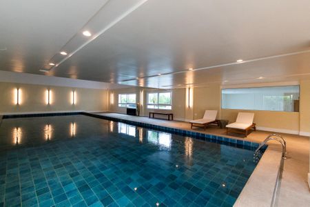 Apartamento à venda com 100m², 3 quartos e 2 vagas Apartamento à venda com 100m², 3 quartos e 2 vagasÁrea comum - Piscina
